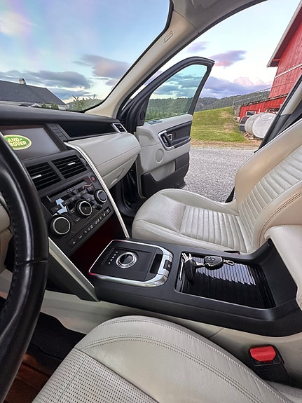 Land Rover Discovery Sport 12 of 30