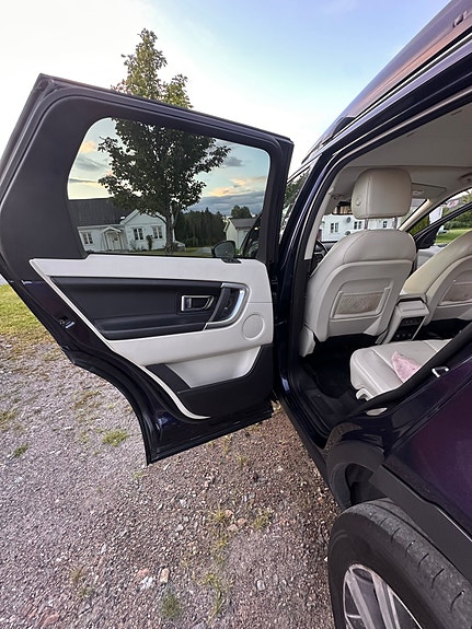 Land Rover Discovery Sport 29 of 30