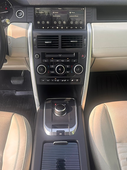 Land Rover Discovery Sport 9 of 30