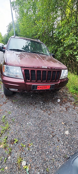 Jeep Grand Cherokee 2 of 5