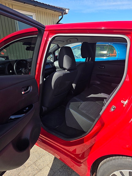 Nissan Leaf 17 of 30