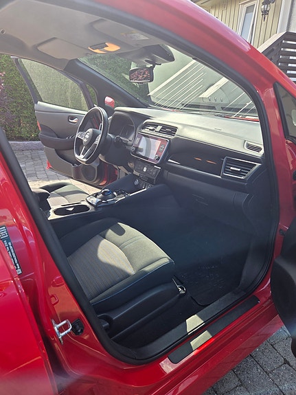 Nissan Leaf 18 of 30