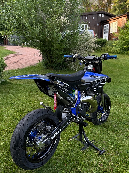 Fantic XE125 2 of 9