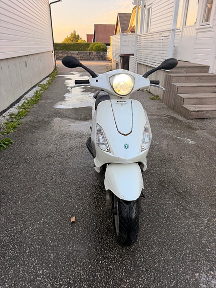 Piaggio Fly 50 2 of 5
