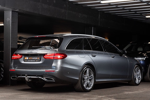 Mercedes-Benz E220 d 2 of 5