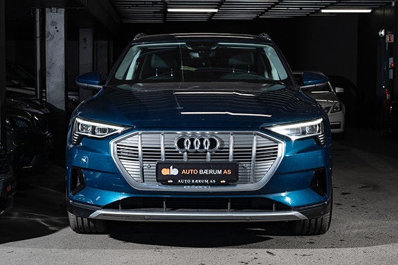 Audi e-tron 3 of 5