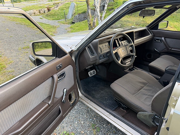 Ford Granada 8 of 14