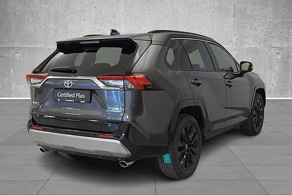 Toyota RAV4 3 of 5