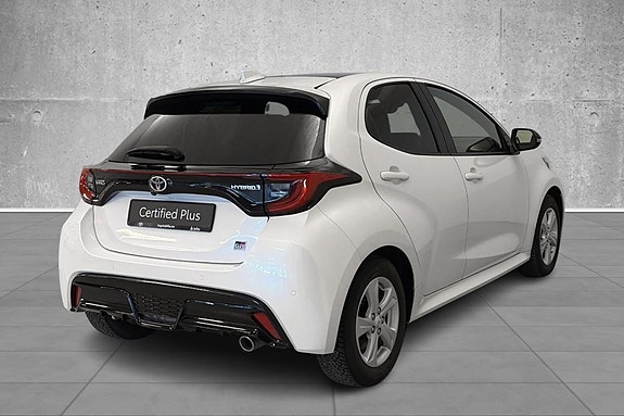 Toyota Yaris 5 of 5