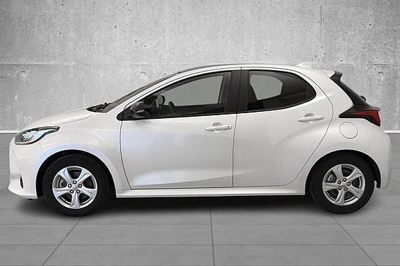 Toyota Yaris 2 of 5