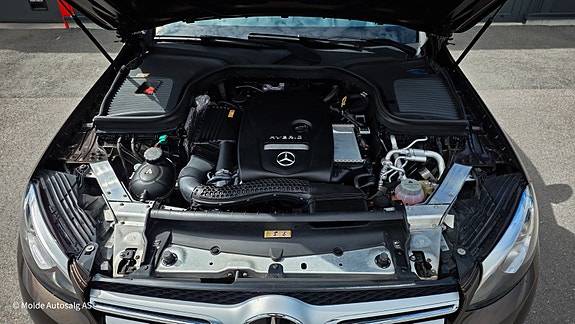 Mercedes-Benz GLC350 e 3 of 5