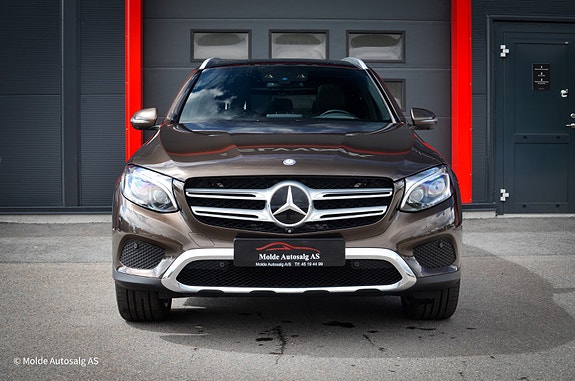 Mercedes-Benz GLC350 e 2 of 5