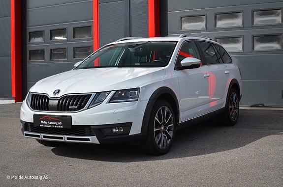 Skoda Octavia Scout 3 of 5