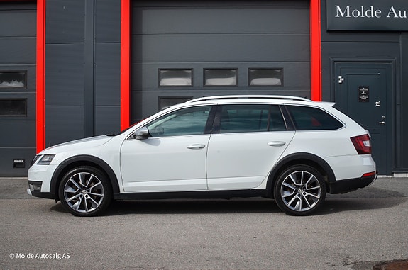 Skoda Octavia Scout 4 of 5