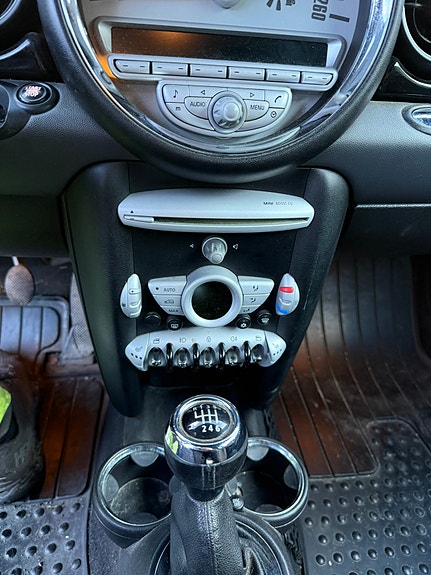 MINI Clubman Cooper D 10 of 18