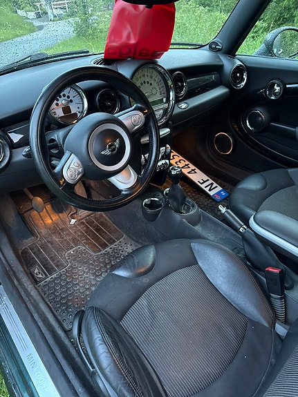 MINI Clubman Cooper D 14 of 18
