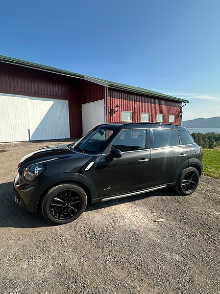 MINI Countryman Cooper D 4 of 5