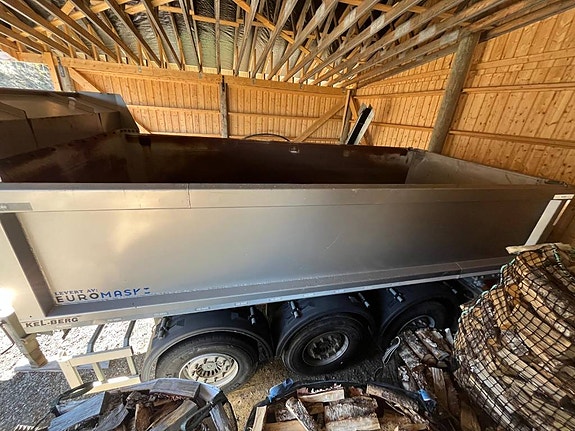 Kel-Berg T 860 dump trailer 3-axle 7 of 29