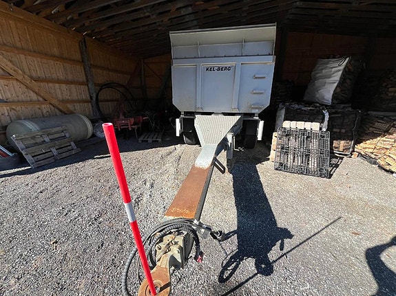Kel-Berg T 860 dump trailer 3-axle 10 of 29