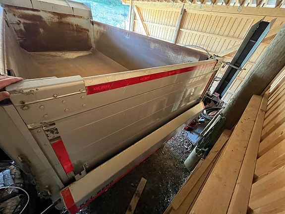 Kel-Berg T 860 dump trailer 3-axle 26 of 29