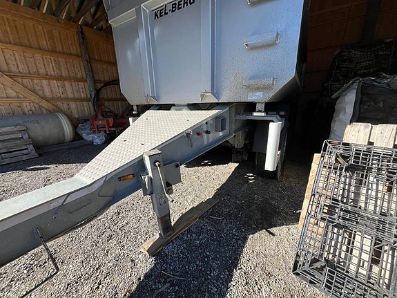 Kel-Berg T 860 dump trailer 3-axle 9 of 29