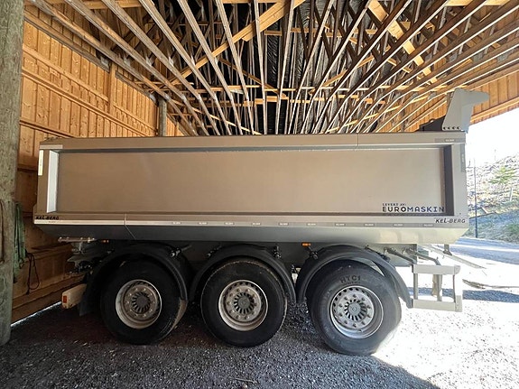 Kel-Berg T 860 dump trailer 3-axle 2 of 5