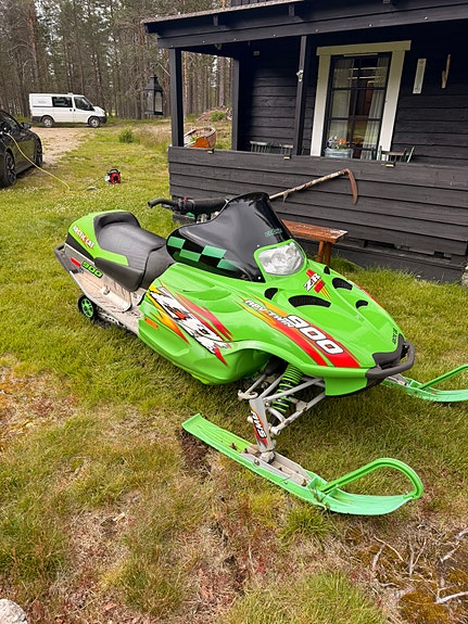 Arctic-cat ZR 900 | Sno Pro Early Built | kun 2 982 km | tilnærmet strøken klenodium 3 of 18
