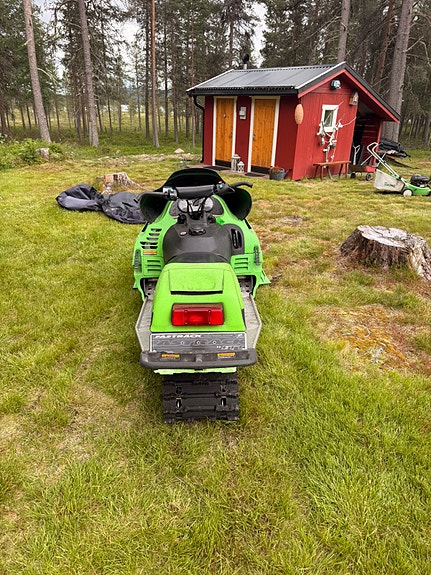 Arctic-cat ZR 900 | Sno Pro Early Built | kun 2 982 km | tilnærmet strøken klenodium 5 of 18