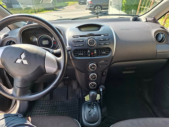 Mitsubishi i-Miev 8 of 11
