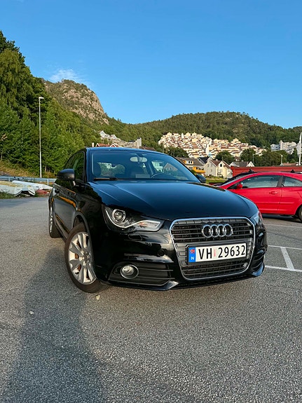 Audi A1 2 of 19