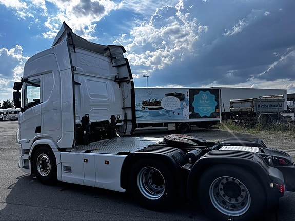 Scania R 560 A6x4NB 2 of 5