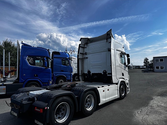 Scania R 560 A6x4NB 3 of 5