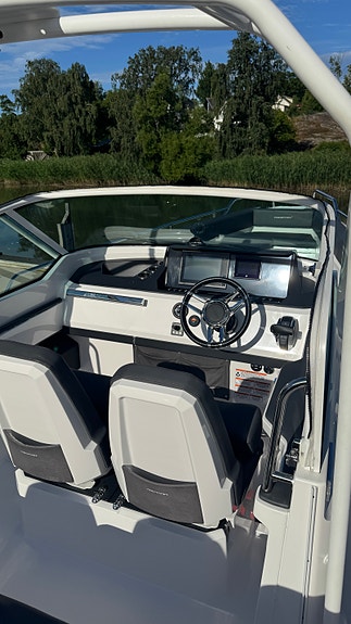 Axopar 28 Open 6 of 20