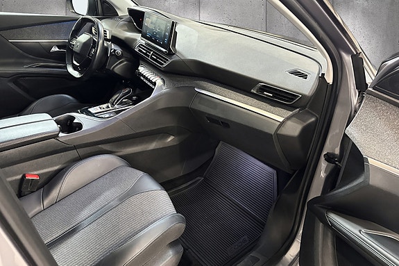 Peugeot 5008 9 of 19