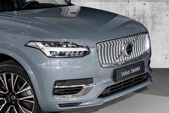 Volvo XC90 5 of 30