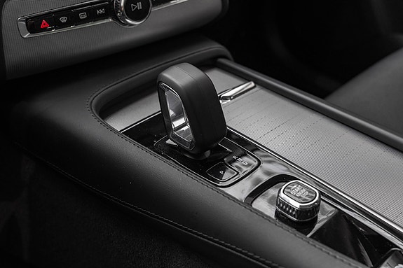 Volvo XC90 14 of 30