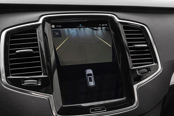 Volvo XC90 24 of 30