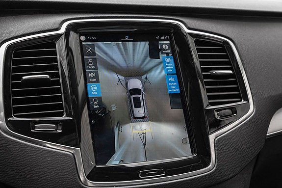 Volvo XC90 23 of 30