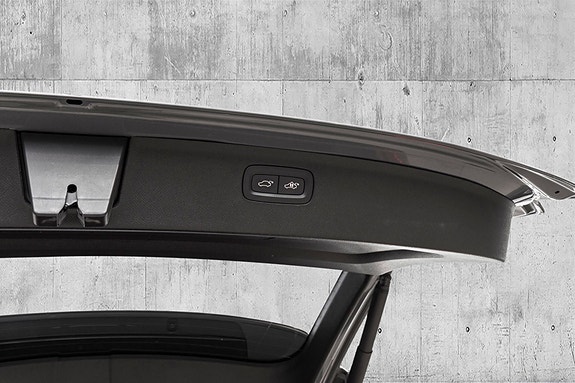 Volvo XC90 30 of 30