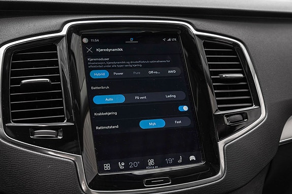 Volvo XC90 26 of 30