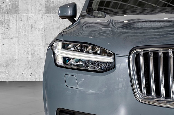 Volvo XC90 9 of 30