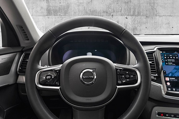Volvo XC90 20 of 30