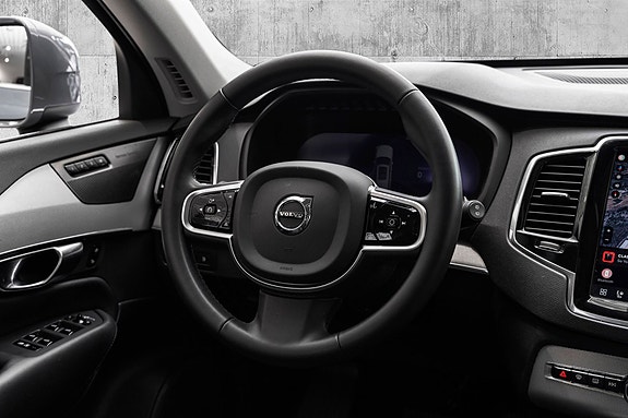 Volvo XC90 19 of 30