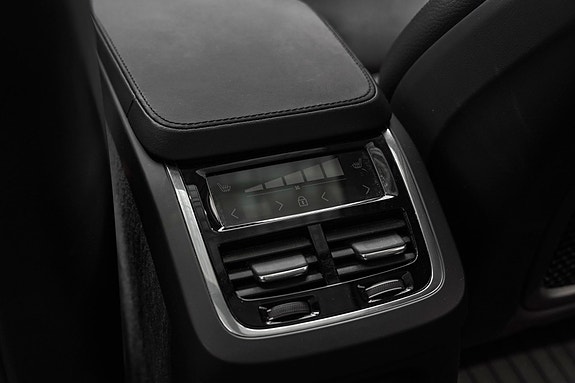 Volvo XC90 17 of 30