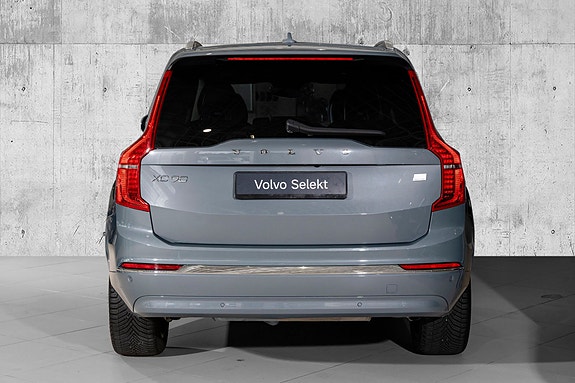 Volvo XC90 4 of 30