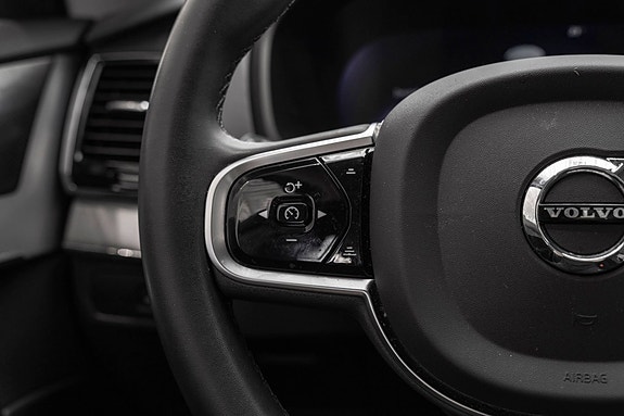 Volvo XC90 21 of 30