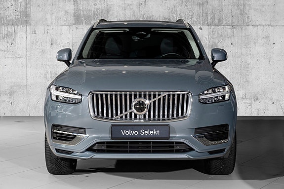 Volvo XC90 3 of 30
