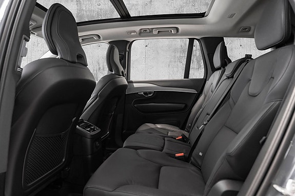 Volvo XC90 16 of 30