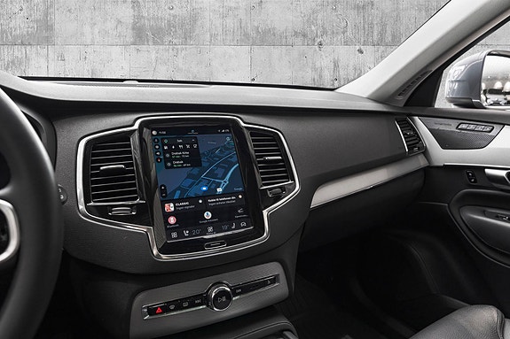 Volvo XC90 13 of 30