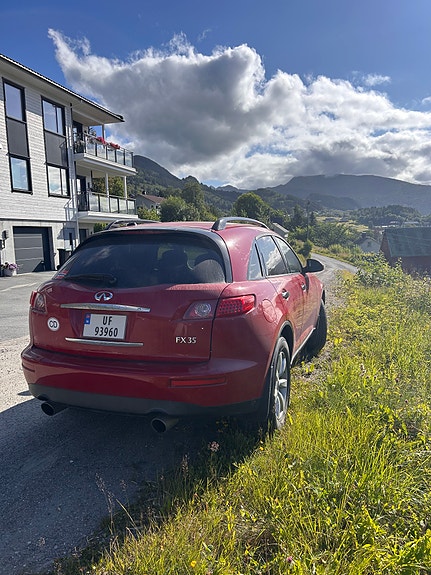 Infiniti FX35 5 of 10